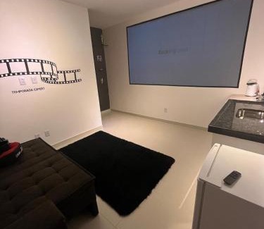 Mangabeira Apartment | Cinema · Luz, Câmera, Flat Temático Cinema C/ar
