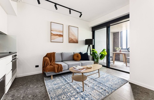 Cremorne Apartment | Cinema Suites Apartments by Urban Rest
