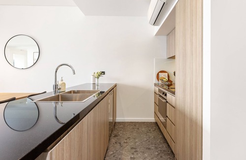 Cremorne Apartment | Cinema Suites Apartments by Urban Rest