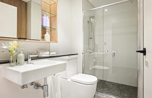 Cremorne Apartment | Cinema Suites Apartments by Urban Rest