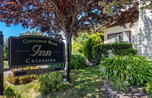 Sonoma Bed & Breakfast | Cinnamon Bear Creekside Inn
