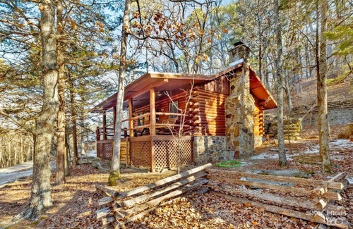 Eureka Springs House | Cinnamon Valley