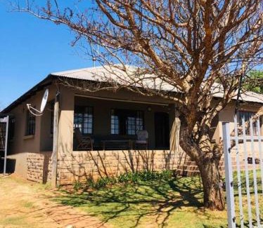 Ekurhuleni Villa | Cipresso Guesthouse