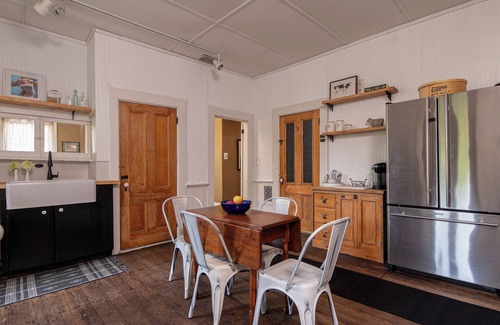 Chester Depot House | Circa 1868 Chester Home-Less than 20 MIN TO OKEMO