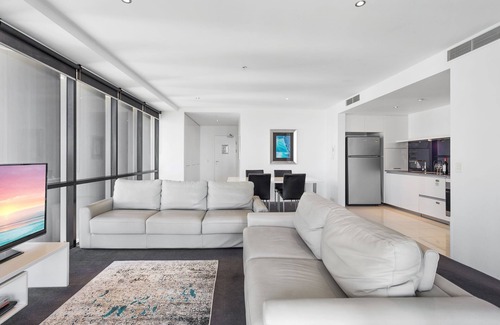 Surfers Paradise Apartment | Circle on Cavill Ocean View