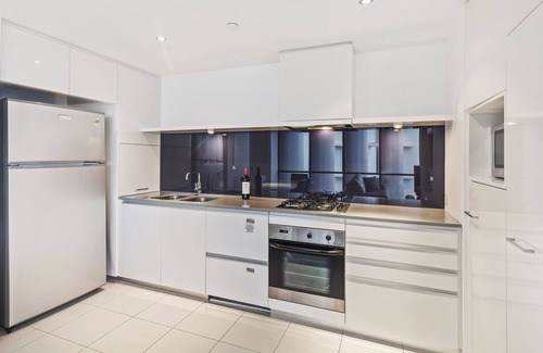 Surfers Paradise Apartment | Circle on Cavill Ocean View