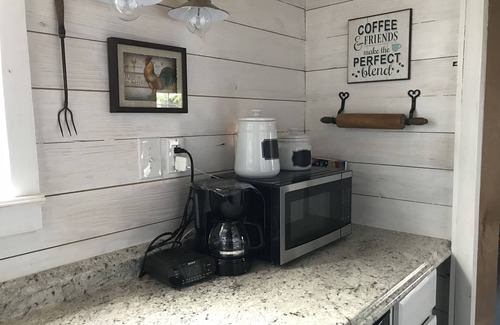 Grand Saline Cabin | Circle P Cabins - First Monday Trade Days - 4 cabins on 3 acres