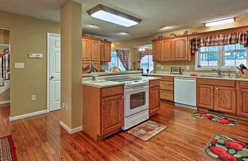 Circleville House | Circleville Home w/ 5 Private Acres & Mtn Views!