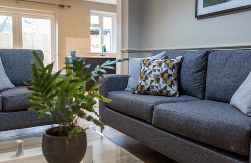 Charlton Kings Apartment | Cirencester Road - Elegant 5 bedroom semi-detached house with garden and patio