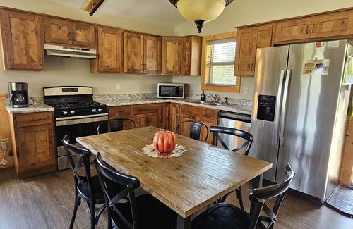 Orange Prairie Cottage | Cirone Legacy Cabin 4