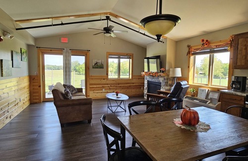 Orange Prairie Cottage | Cirone Legacy Cabin 4