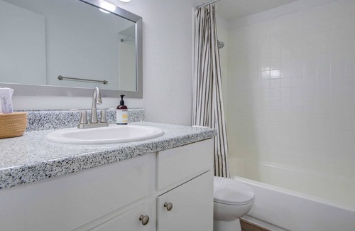 Willow Meadows/Willowbend Area Apartment | Citadel 5 NEW Summary