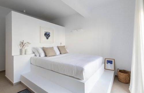 Molos House | Citadela Paros Molos - Beachfront Maisonette with Plunge Pool
