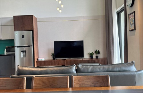 Bai Chay Apartment | Citadines Seaview Duplex Apartment