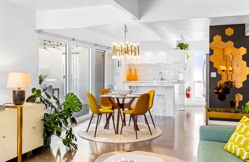 Racquet Club Estates House | Citron Oasis - Classic Alexander Home in Racquet Club Estates!