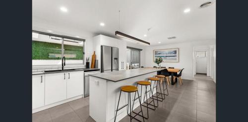Marshall House | City and Sea Retreat - Family Friendly Stay