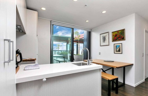 Auckland Central Business District Apartment | City and View Holiday Home