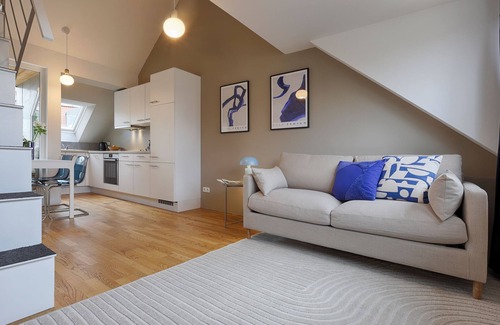 Wuerzburg Apartment | City apartment, balcony & parking space