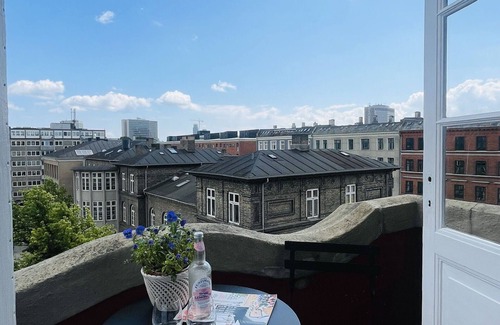 Frederiksberg C Apartment | City Apartment in Frederiksberg with 2 bedrooms sleeps 5