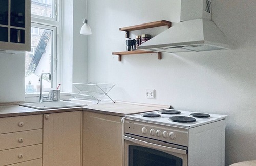 Frederiksberg C Apartment | City Apartment in Frederiksberg with 3 bedrooms sleeps 6