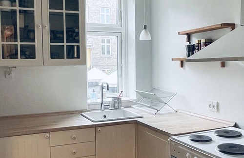 Frederiksberg C Apartment | City Apartment in Frederiksberg with 3 bedrooms sleeps 6