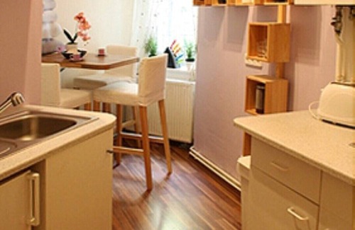 Schoeneberg Apartment | City- Apartment 'Rosen' - near Potsdamer Platz, Downtown