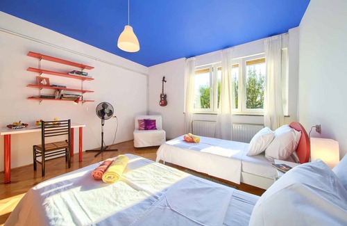 Rijeka Apartment | City apartment with two bedrooms and piano