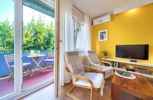 Rijeka Apartment | City apartment with two bedrooms and piano