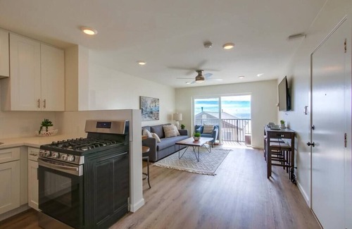 Mira Costa Condo | City Beach House #B - Oceanfront
