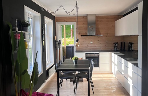 Alesund Apartment | City break with free parking and EV charging