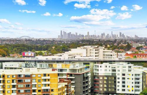 Homebush Apartment | City&Bridge View 2 Bed+Study in Homebush