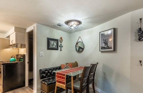 Capitol Hill Condo | City Cabin feat. star room