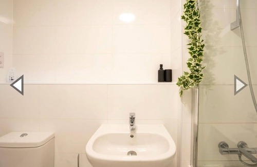Sheffield Apartment | City centre gem: Luxe 1 bed flat