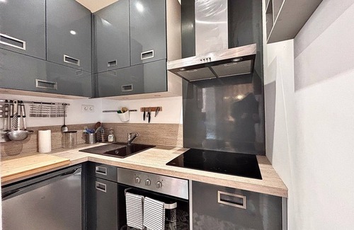 Nimes City Centre Apartment | City Center - 2 Bedrooms Near the Maison Carrée
