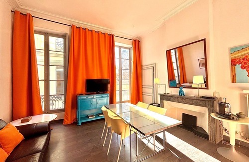 Nimes City Centre Apartment | City Center - 2 Bedrooms Near the Maison Carrée
