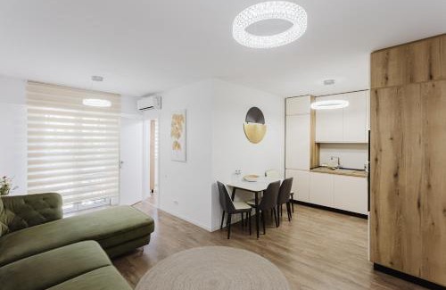 Resita Apartment | City Center Accommodation 210