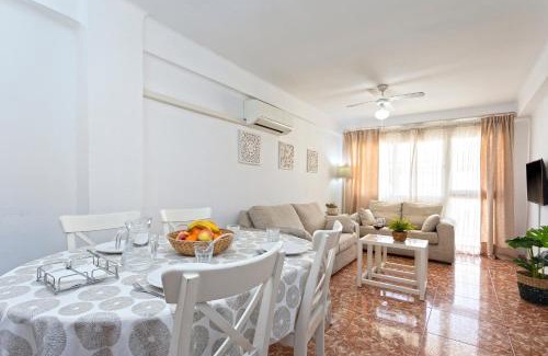 Parque Ayala Apartment | CITY CENTER AND NEXT TO THE BEACH 3 BEDROOMs