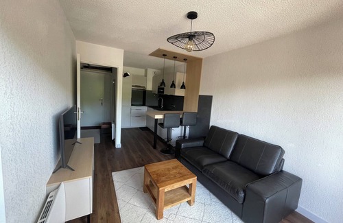Peone Apartment | City center apartment with pool