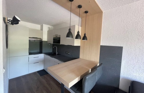 Peone Apartment | City center apartment with pool