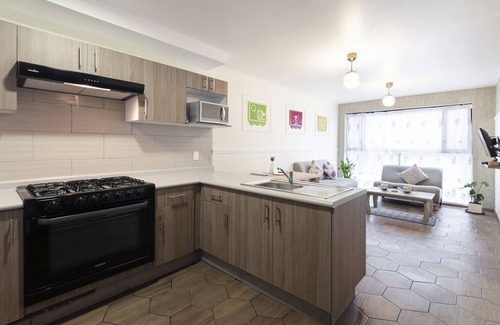 Cuauhtemoc Apartment | City Center Deluxe +Steps away from Downtown Scene
