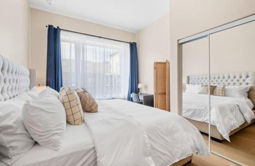 Gay Village Apartment | City Center King Loft
