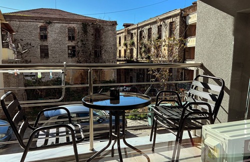 Kavala Apartment | City Center Loft With Private Parking