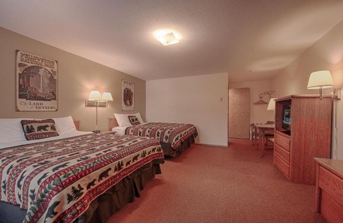 West Yellowstone Hotel | City Center Motel
