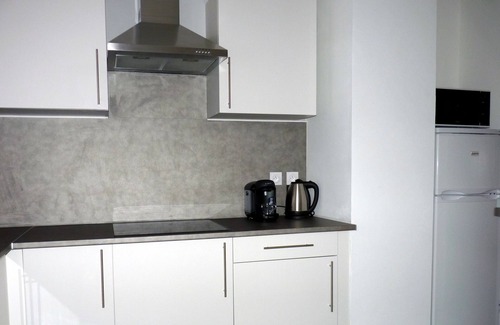 Clemenceau Apartment | CITY CENTER PLACE DE CATALOGNE MOUNTAIN BEACHES ACCESS