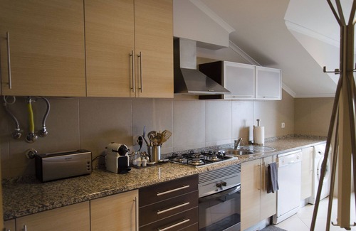 Santa Engracia Apartment | City Center With Amazing River Views. Close To The Major Areas But Very Quiet.