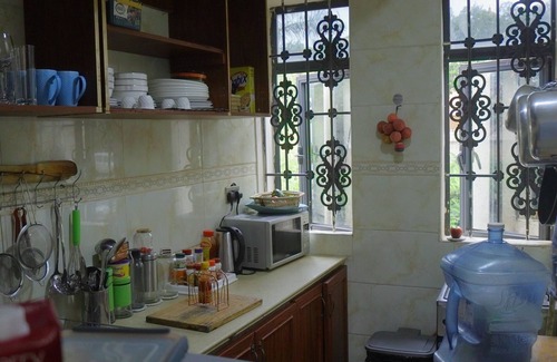 Kampala Apartment | City Central Oasis 1Bedroom Apartment-10 mins walk to Downtown KLA. Netflix/Wifi