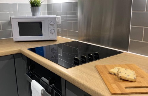Wolverhampton Apartment | City Centre 2 Bed Apartment with free parking