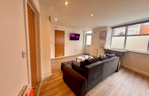 Mapperley Apartment | City Centre 2 Bedroom Apartment Sleeps 7 Free Parking Near Arena and NTU