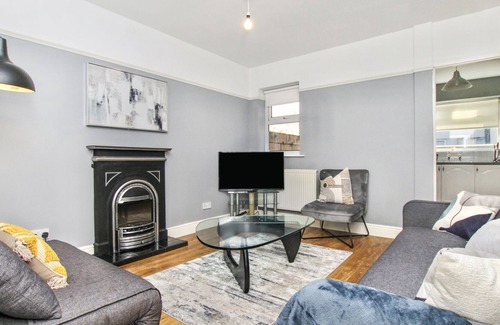 Warrington Other | City Centre 3 Bed House for Large Groups and Contractors