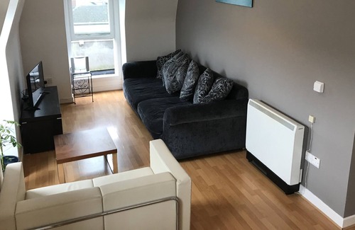 Waterford Apartment | City Centre bright & spacious Rooftop apartment alongside Suir river-great views